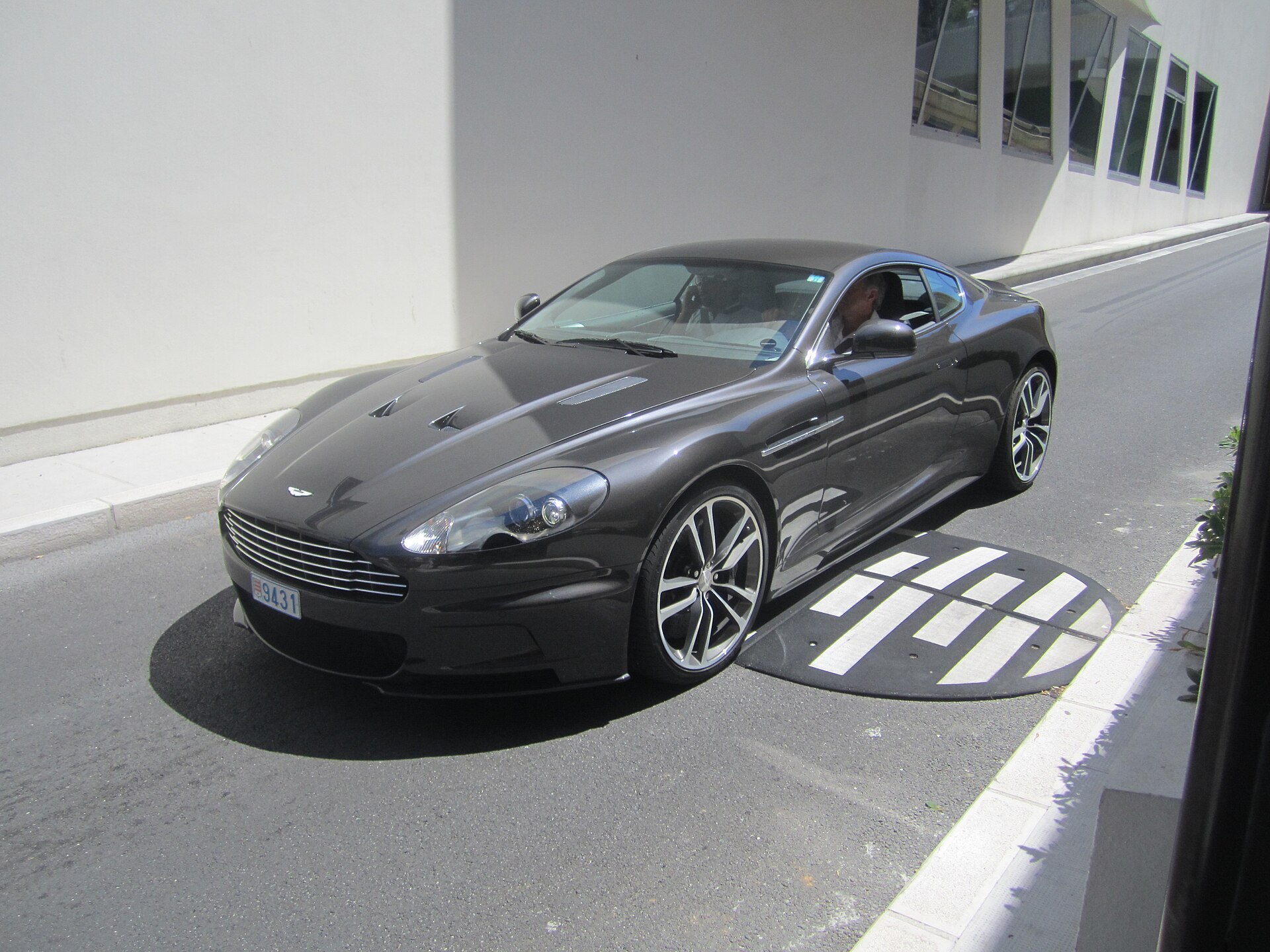 2011 Aston Martin DBS.jpg